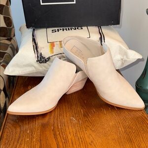 Shushop - Elegant Cream Mules - Size 10 - GUC